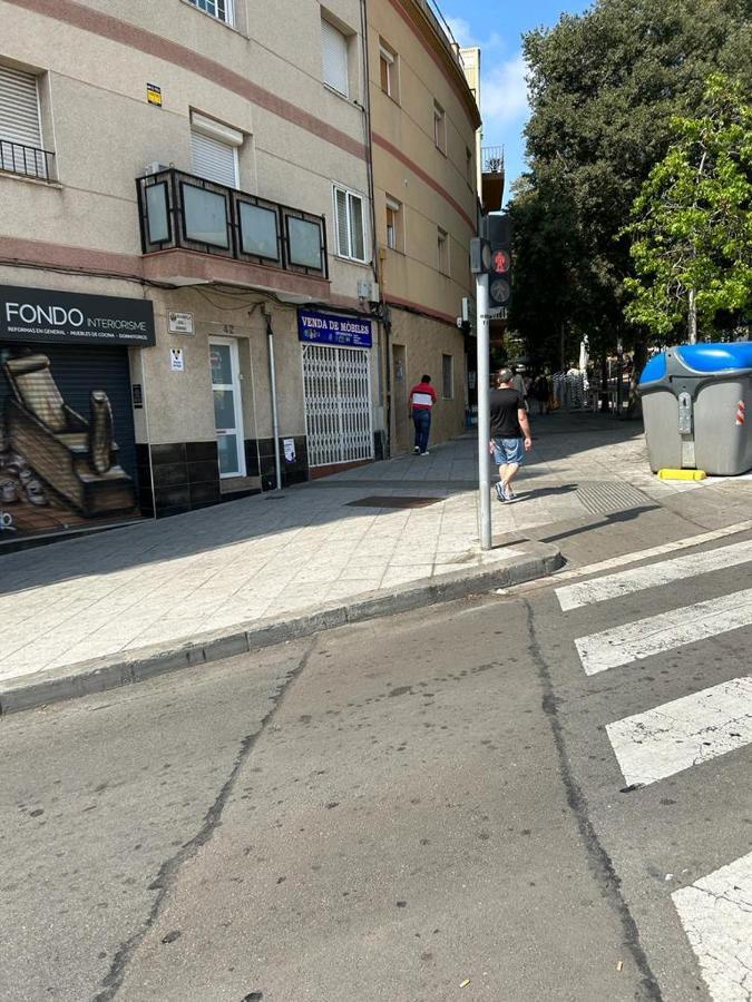 Santa Coloma de GramanetApto Barcelona C Rアパートメント エクステリア 写真