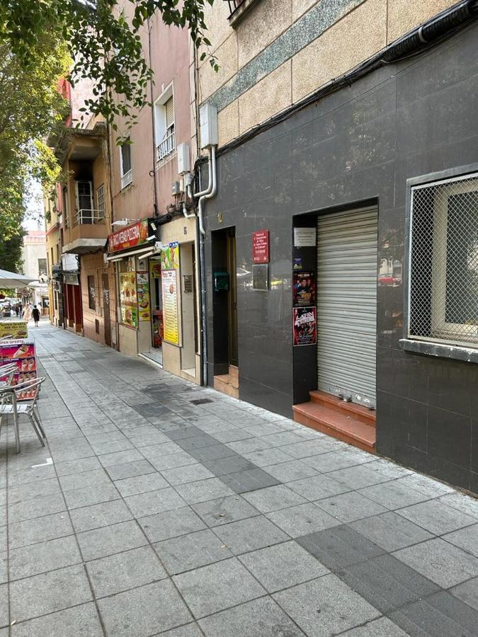 Santa Coloma de GramanetApto Barcelona C Rアパートメント エクステリア 写真