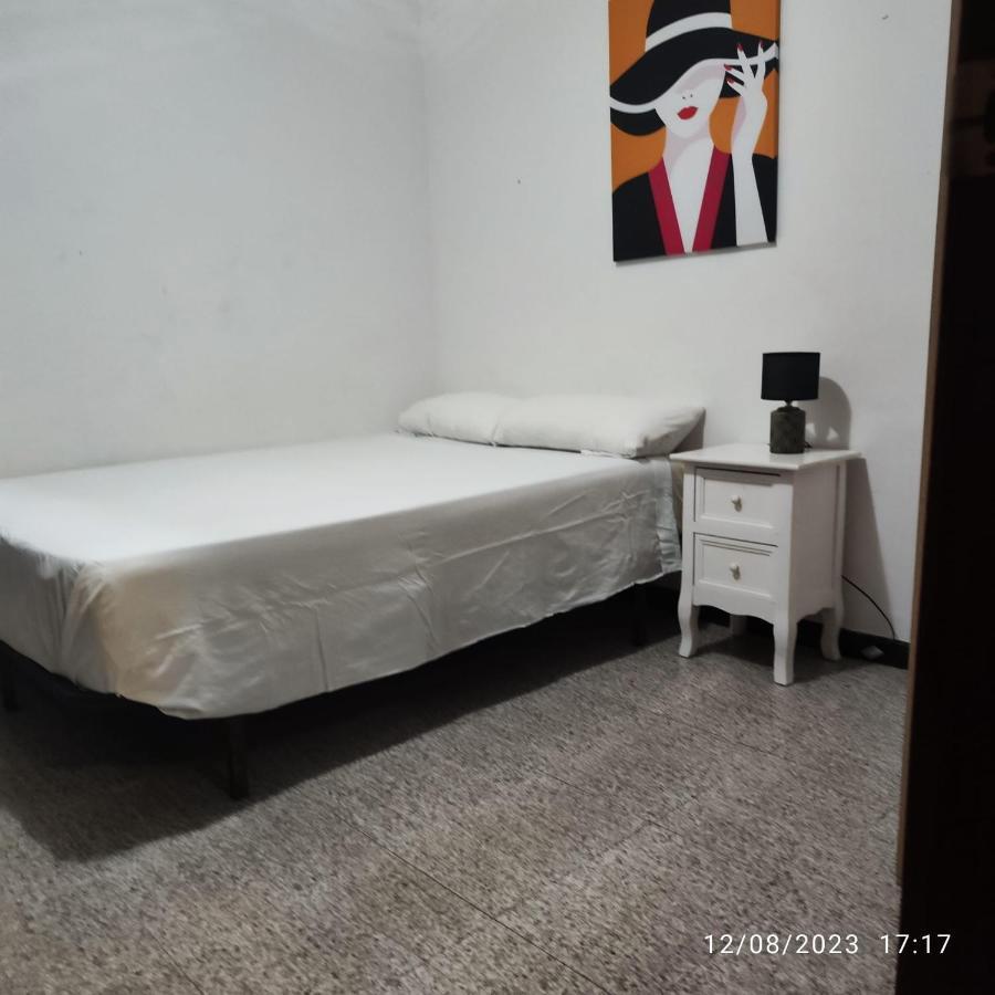 Santa Coloma de GramanetApto Barcelona C Rアパートメント エクステリア 写真