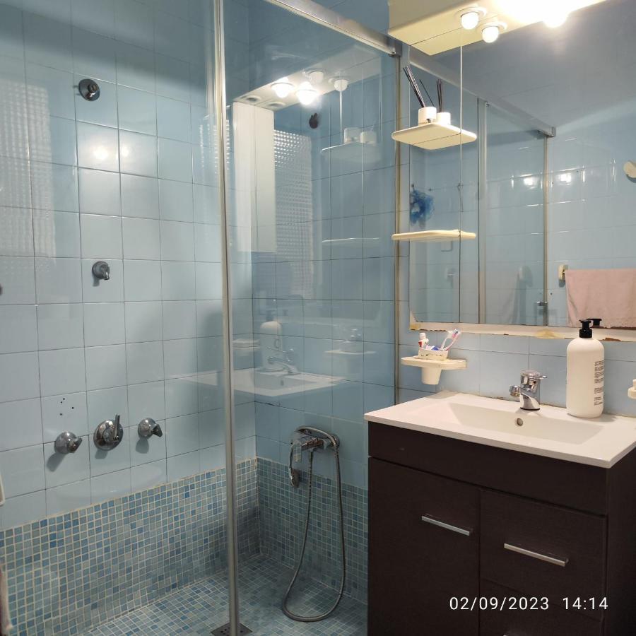 Santa Coloma de GramanetApto Barcelona C Rアパートメント エクステリア 写真
