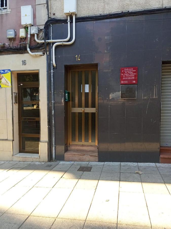 Santa Coloma de GramanetApto Barcelona C Rアパートメント エクステリア 写真