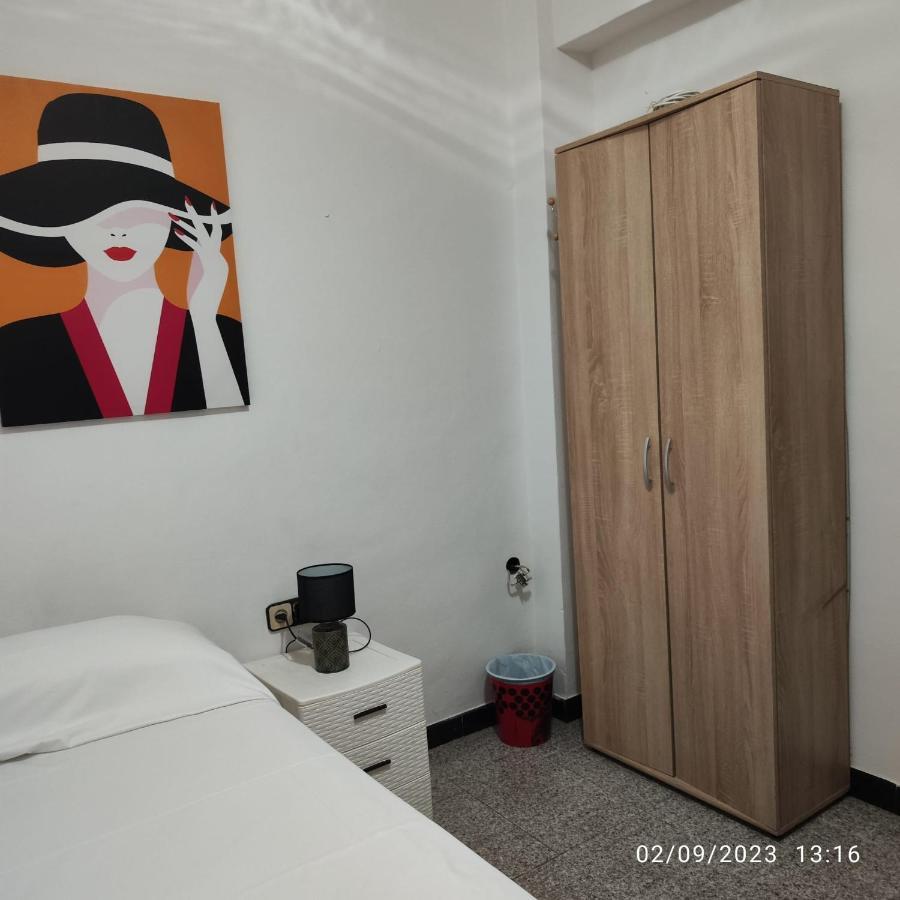 Santa Coloma de GramanetApto Barcelona C Rアパートメント エクステリア 写真